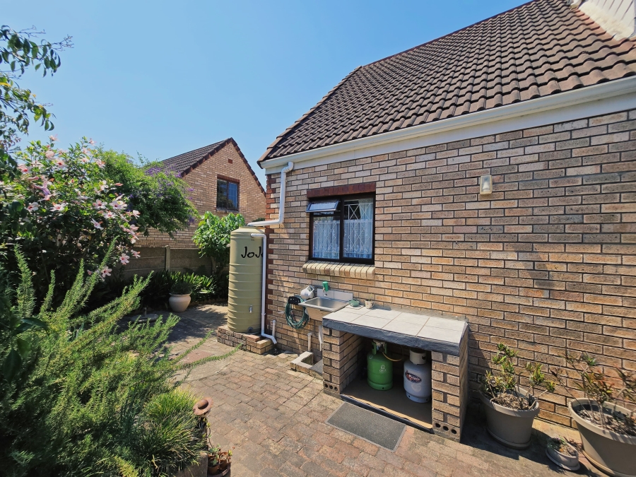 3 Bedroom Property for Sale in Dormehls Drift Western Cape